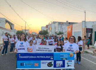 Em desfile, Transforma Petrolina celebra aniversário da cidade e destaca compromisso para fortalecer solidariedade
