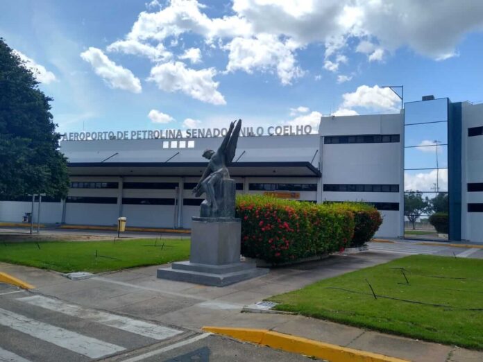Aeroporto de Petrolina espera mais de 7 mil passageiros durante feriado da Padroeira do Brasil