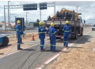 Projeto de iluminação da BR-428 em Petrolina avança e atinge mais da metade do cronograma da obra