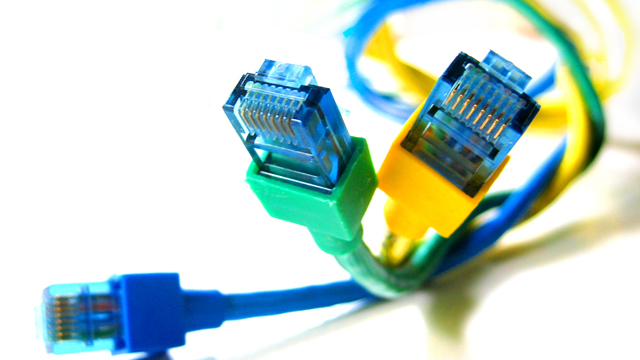 De cada 100 brasileiros, 87 usavam internet em 2022, aponta IBGE