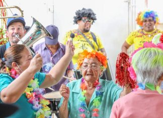 Alegria e muito frevo embalaram o carnaval de idosos da Casa Geriátrica de Petrolina