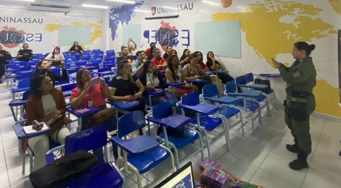 Policiais militares do 5ºBPM ministram palestra em faculdade de Petrolina (PE)