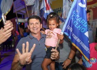 No bairro São Jorge, Simão reforça compromisso de concluir saneamento da bacia do Dom Avelar