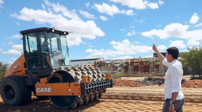 Com obras avançadas, construção da Orla 3 de Petrolina é vistoriada por Simão Durando