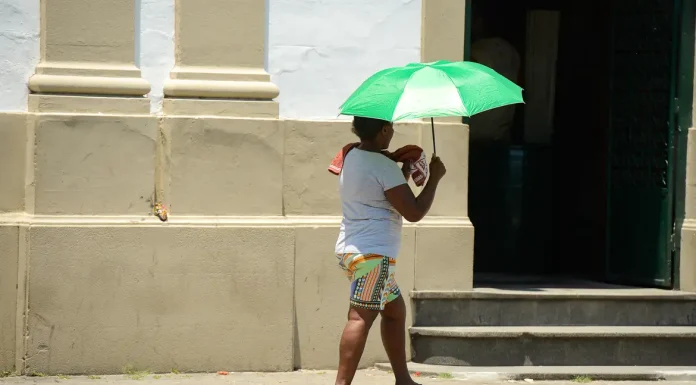 Onda de calor atinge grande parte do país nesta terça-feira