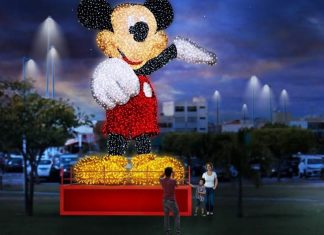 River Shopping inaugura decoração natalina exclusiva da Disney com chegada do Papai Noel