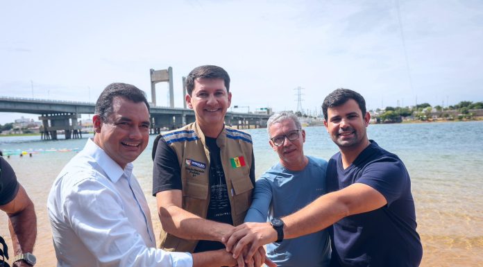 Prefeitos Simão e Andrei lideram força-tarefa para limpeza e preservação da Ilha do Fogo