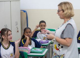 Novo podcast do Instituto CCR discute soluções e aprendizados para educadores