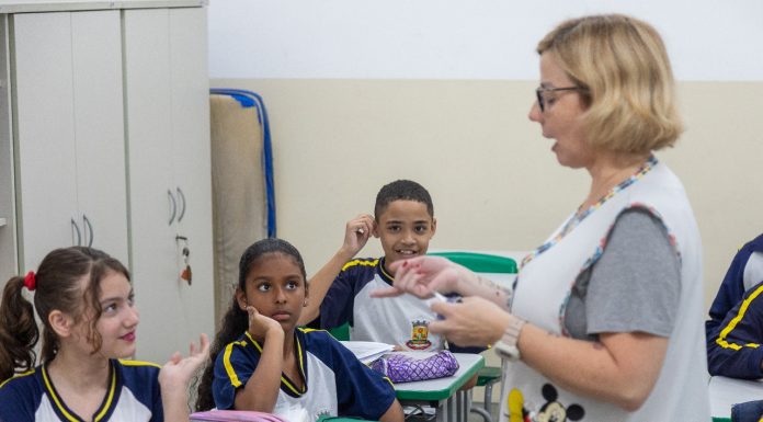 Novo podcast do Instituto CCR discute soluções e aprendizados para educadores