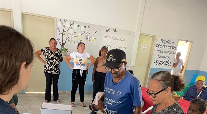 Prefeitura de Petrolina promove conscientização sobre alimentação saudável para idosos atendidos no Mimi Cruz