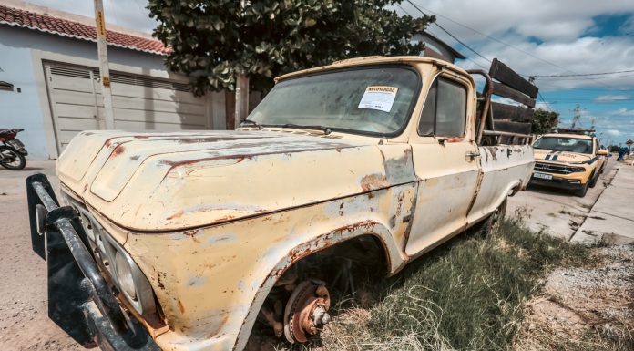 Petrolina + Limpa avança e reforça conscientização sobre veículos abandonados nas vias públicas