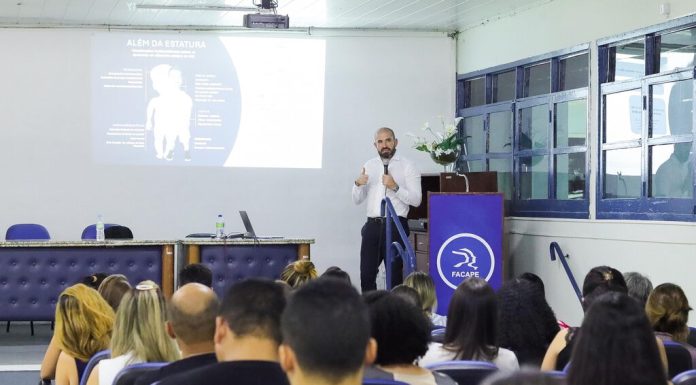 Prefeitura capacita profissionais da rede pública sobre doenças genéticas raras em Petrolina