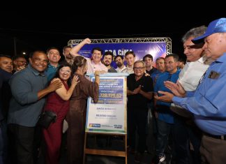 Simão Durando entrega nova feira do bairro José e Maria à população em Petrolina