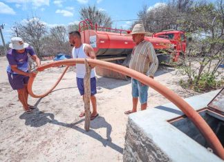 Programa Água Boa já distribuiu mais de 2 mil carradas de água na zona rural de Petrolina