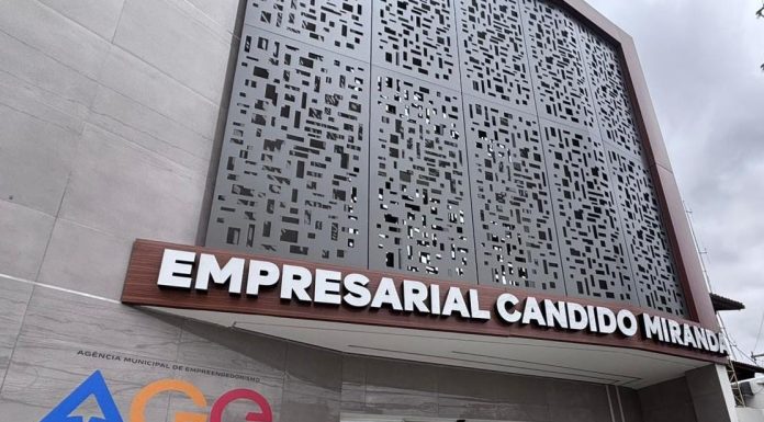 Prefeitura de Petrolina leva serviços da AGE ao ‘Mutirão Acredita’