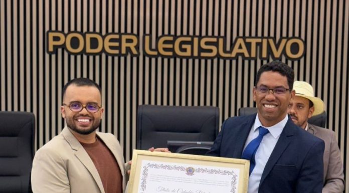 De autoria do Vereador Wanderley Alves, Câmara Municipal de Petrolina entrega “Título de Cidadão Petrolinense ao Digital Influencer, Jonathan Ferreira”