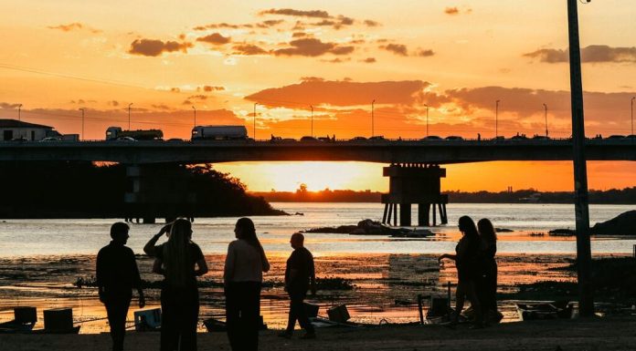 Pôr do sol mais bonito do Sertão é destaque nos dias quentes em Petrolina
