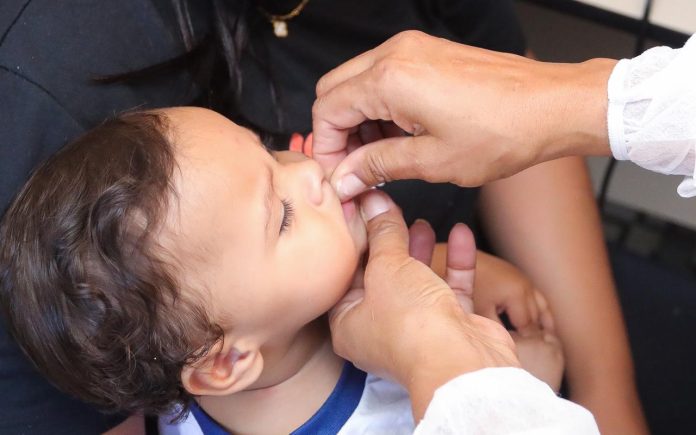 Vacinação nas escolas municipais de Petrolina já aplicou cerca de 900 doses de imunizantes