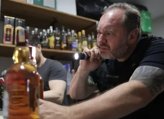 Carnaval: metanol em bebidas liga sinal de alerta nos estados