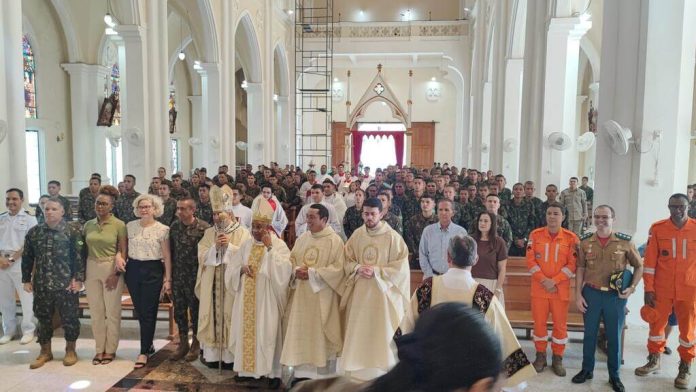 Páscoa dos Militares reúne forças de segurança na Catedral de Petrolina Páscoa dos Militares reúne forças de segurança na Catedral de Petrolina