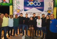 Prefeito Simão abre o Pra Sempre São João em noite de nostalgia e multidão na Avenida dos Tropeiros Prefeito Simão abre o Pra Sempre São João em noite de nostalgia e multidão na Avenida dos Tropeiros