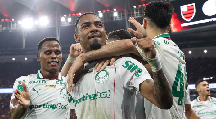 Palmeiras derrota Fla e amplia vantagem na liderança do Brasileiro