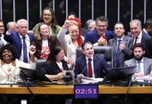 Câmara aprova, em dois turnos, a PEC pelo fim da escala 6×1