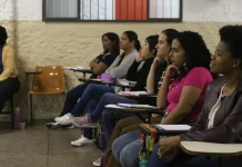 MEC contempla 504 cursinhos populares com benefícios de rede nacional