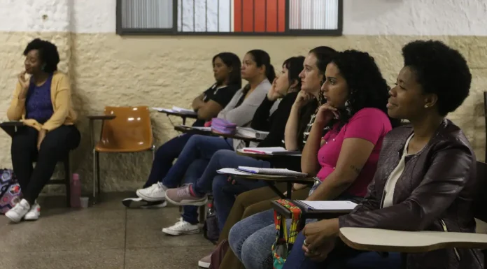 MEC contempla 504 cursinhos populares com benefícios de rede nacional