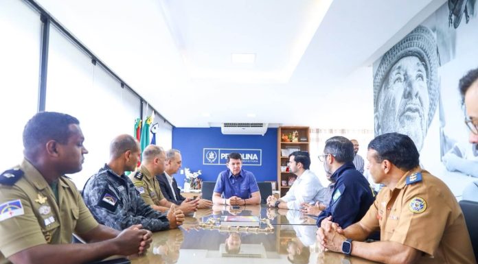 Prefeito Simão Durando reúne forças de segurança e reforça planejamento para o São João de Petrolina Prefeito Simão Durando reúne forças de segurança e reforça planejamento para o São João de Petrolina