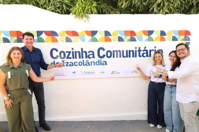 Simão Durando e Fernando Filho inauguram, em Izacolândia, 1ª Cozinha Simão Durando e Fernando Filho inauguram, em Izacolândia, 1ª Cozinha Comunitária de Petrolina com 200 refeições diárias