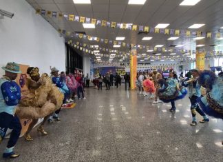 Aeroporto de Petrolina recebe turistas em clima de São João com apresentações culturais e muito forró