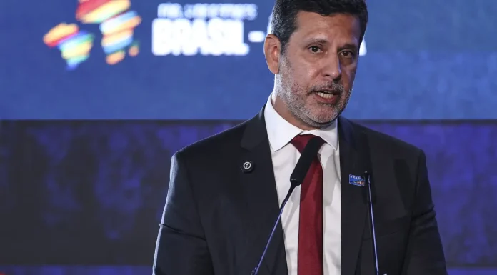 MEC: queda do analfabetismo no Brasil é ligada a políticas na educação