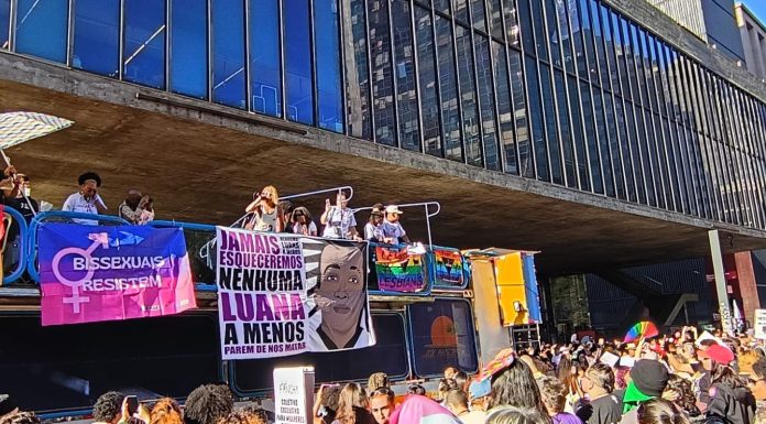 Mulheres lésbicas e bissexuais fazem caminhada em SP contra violência