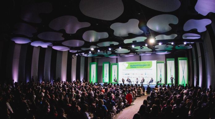 Secretários de Educação do Pernambuco participam de seminário nacional que debate os caminhos da alfabetização no Brasil Secretários de Educação do Pernambuco participam de seminário nacional que debate os caminhos da alfabetização no Brasil