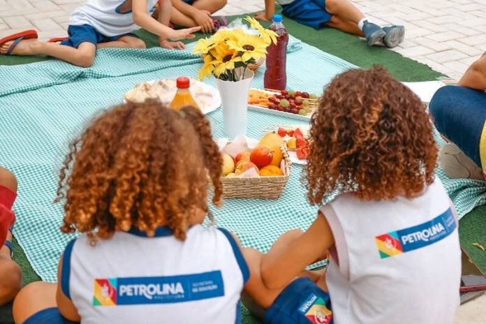 Durante o recesso escolar, Secretaria de Educação de Petrolina orienta Durante o recesso escolar, Secretaria de Educação de Petrolina orienta famílias sobre a importância de manter uma alimentação saudável