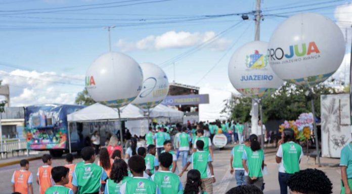 Primeiro dia do Festival Juá Literária reúne mais de 5,5 mil estudantes em Juazeiro e programação diversificada Primeiro dia do Festival Juá Literária reúne mais de 5,5 mil estudantes em Juazeiro e programação diversificada