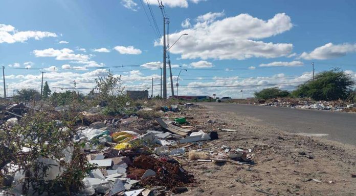 Fiscalização contra o descarte irregular de lixo é intensificada no Distrito Industrial de Petrolina Fiscalização contra o descarte irregular de lixo é intensificada no Distrito Industrial de Petrolina