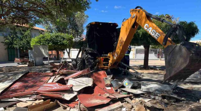 Ação do Petrolina + Limpa recolhe 400 kg de ferro e reforça ordenamento urbano no bairro Areia Branca Ação do Petrolina + Limpa recolhe 400 kg de ferro e reforça ordenamento urbano no bairro Areia Branca