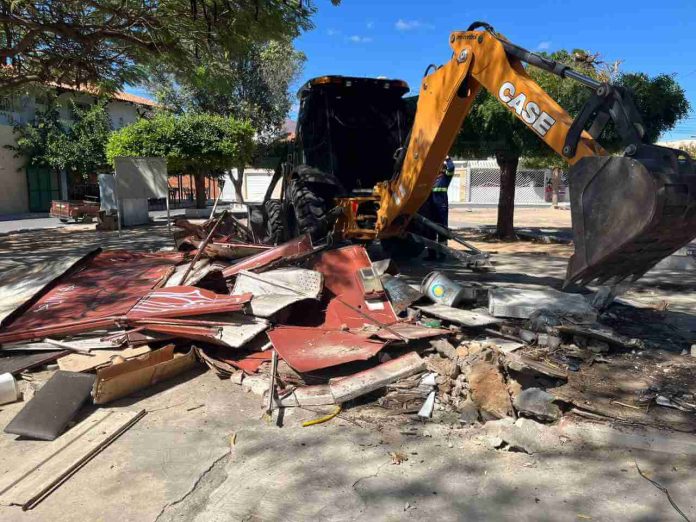 Ação do Petrolina + Limpa recolhe 400 kg de ferro e reforça ordenamento urbano no bairro Areia Branca