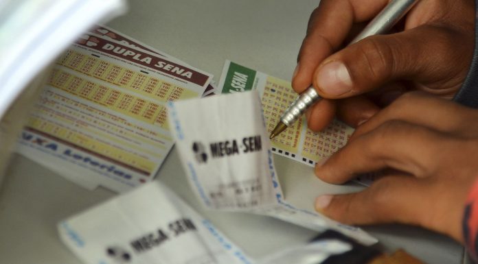 Mega-Sena acumula para R$ 30 milhões; confira os números sorteados