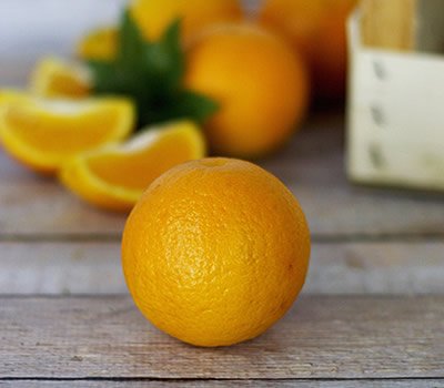 Por que o Brasil exporta suco, mas não laranja de mesa