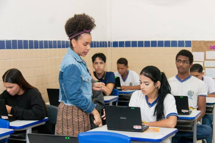 Semana do Dia Internacional da Juventude tem Blitz do Governo do Estado para ampliar o acesso ao ID Jovem na Região Metropolitana