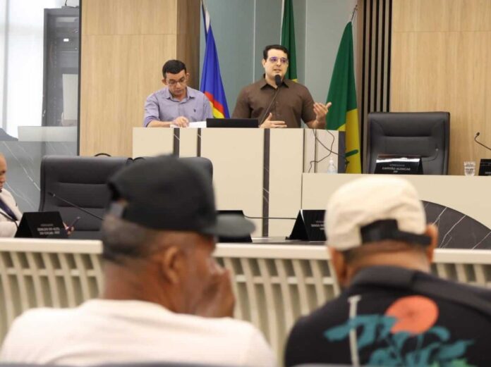 Prefeitura de Petrolina apresenta diretrizes da LDO para 2027 em Prefeitura de Petrolina apresenta diretrizes da LDO para 2027 em Audiência Pública na Câmara de Vereadores