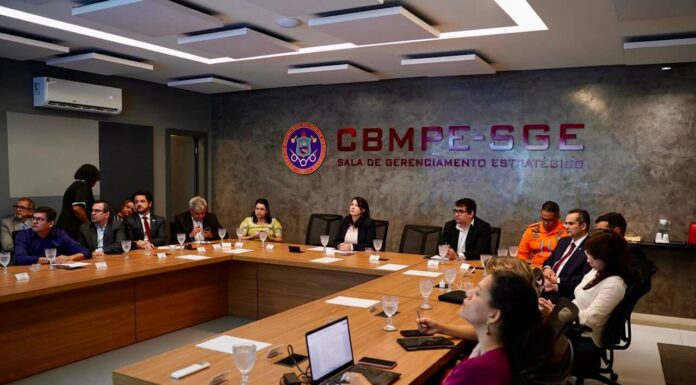 Comitê de Simplicação avança em parceria com Corpo de Bombeiros para agilizar abertura de empresas em Pernambuco Comitê de Simplicação avança em parceria com Corpo de Bombeiros para agilizar abertura de empresas em Pernambuco