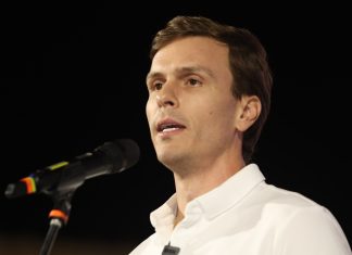 Miguel Coelho anuncia candidatura à Câmara Federal e reforça palanque de Raquel Lyra em Pernambuco