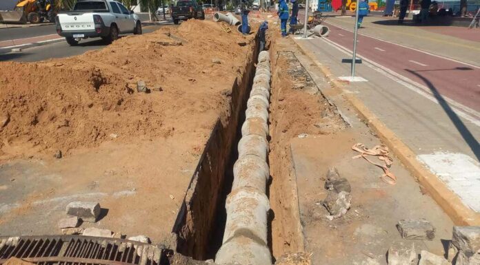 Prefeitura de Petrolina executa obra de drenagem na Orla para melhorar trânsito e evitar acúmulo de água Prefeitura de Petrolina executa obra de drenagem na Orla para melhorar trânsito e evitar acúmulo de água