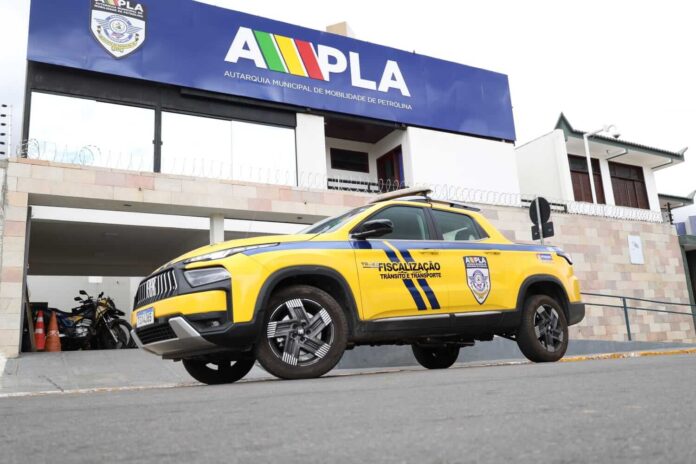 Prefeitura de Petrolina reorganiza circulação de veículos em ruas da Prefeitura de Petrolina reorganiza circulação de veículos em ruas da área central