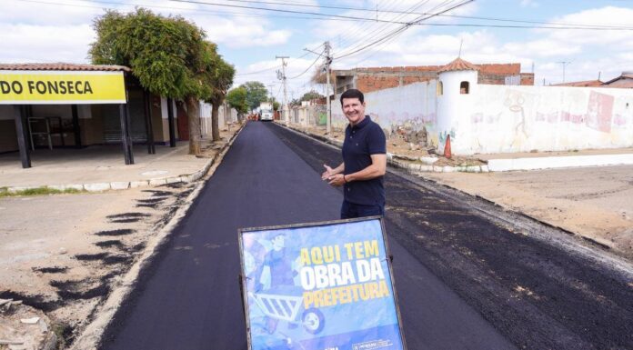 Simão Durando anuncia recapeamento de mais ruas em nove bairros de Petrolina Simão Durando anuncia recapeamento de mais ruas em nove bairros de Petrolina