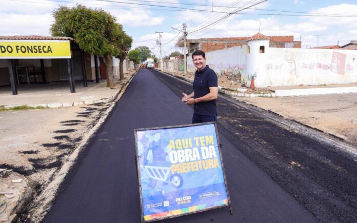 Simão Durando anuncia recapeamento de mais ruas em nove bairros Simão Durando anuncia recapeamento de mais ruas em nove bairros de Petrolina
